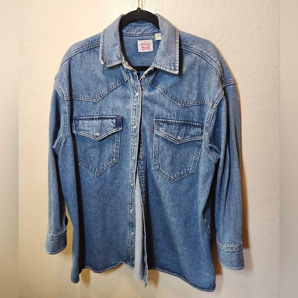 Levi's Blue Lightweight Denim Jacket - Picture 2 of 3